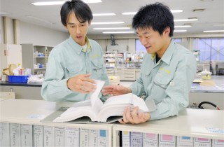 光学フィルム用粘着剤開発プロジェクト